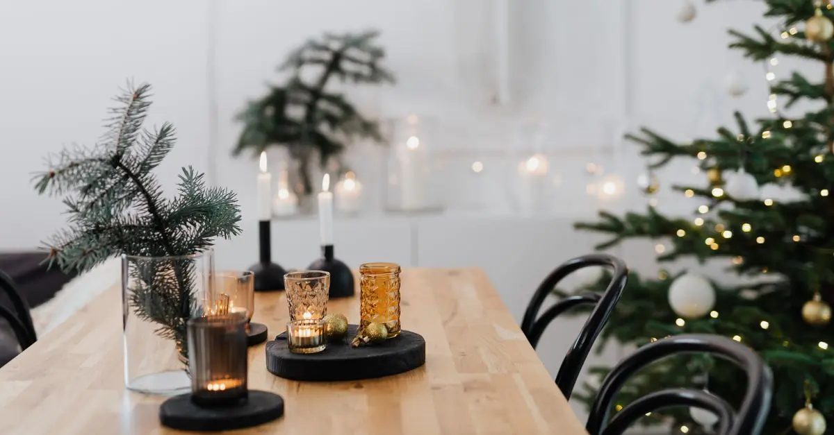 Créer un sapin de Noël écoresponsable avec des lumières