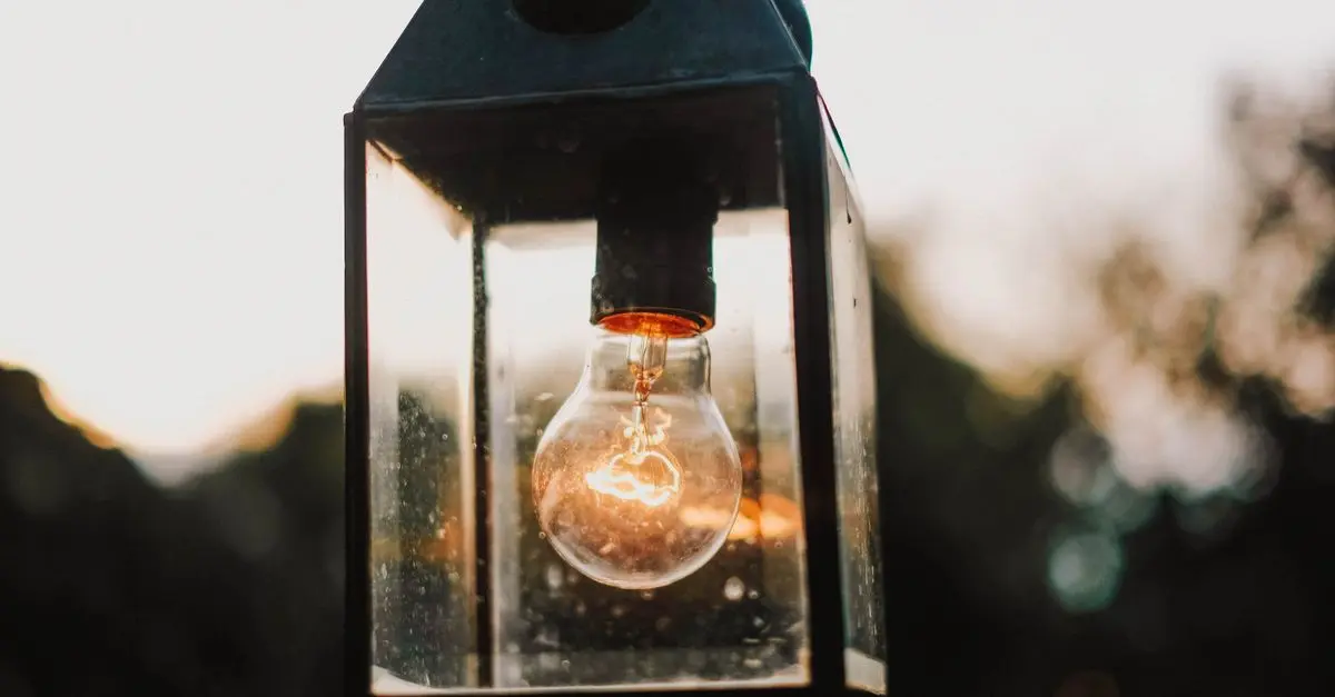 Intégrer des lumières à énergie solaire dans vos décorations