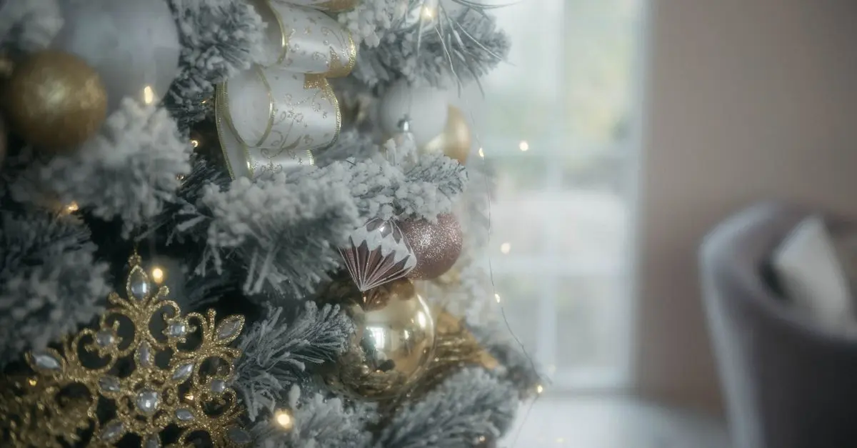 Comment créer un sapin de Noël élégant avec des lumières