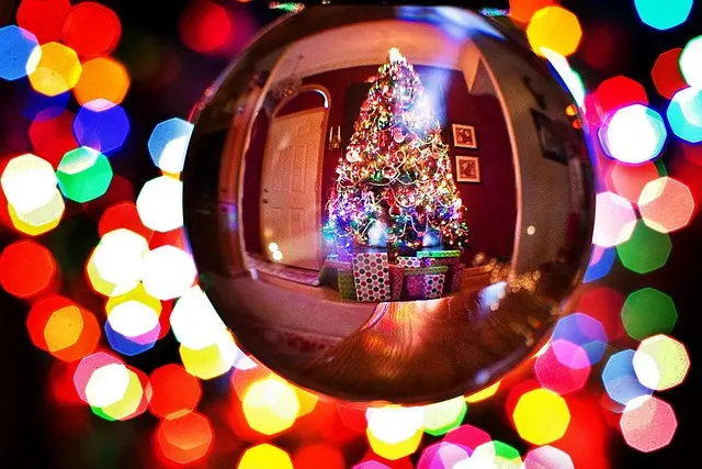 Les meilleures couleurs de lumières pour illuminer votre sapin
