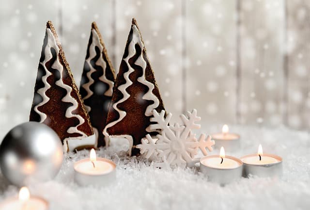 Comment choisir des lumières adaptées pour illuminer votre sapin