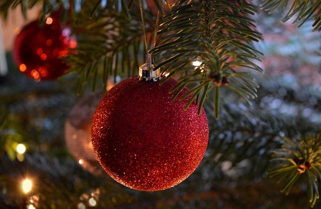 Comment choquer vos invités avec un sapin lumineux à thème