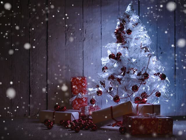 Les meilleures guirlandes lumineuses pour un sapin éblouissant